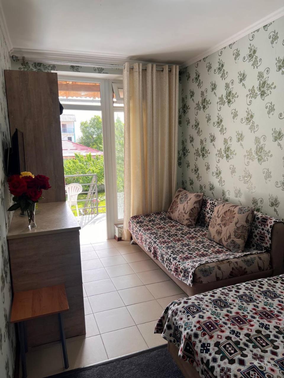 Podsolnukhi Guest House Cholpon-Ata Kültér fotó